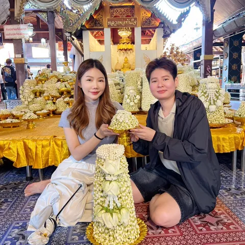 ลูกค้าแก้บนหลวงพ่อทันใจกับพานมะลิจากร้านคุณหล้า 59 (2)