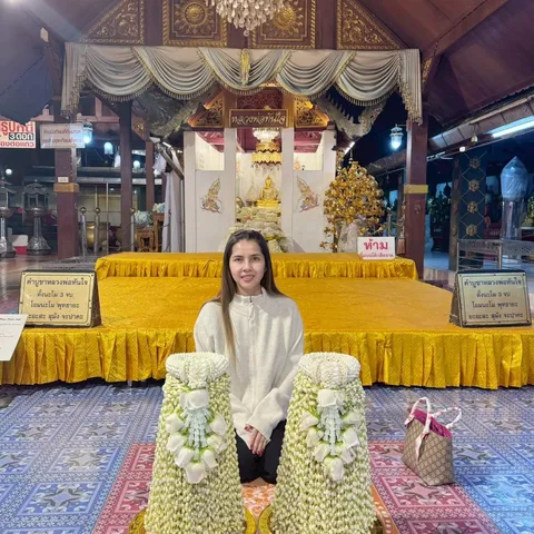 ลูกค้าแก้บนหลวงพ่อทันใจกับพานมะลิจากร้านคุณหล้า 59 (4)