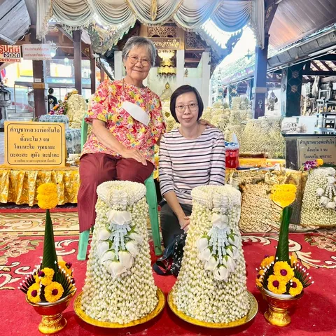 ลูกค้าแก้บนหลวงพ่อทันใจกับพานมะลิจากร้านคุณหล้า 59 (10)