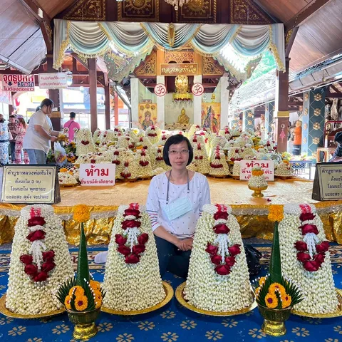 ลูกค้าแก้บนหลวงพ่อทันใจกับพานมะลิจากร้านคุณหล้า 59 (26)