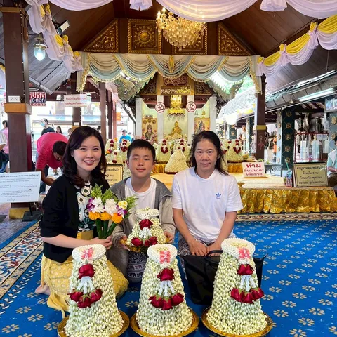 ลูกค้าแก้บนหลวงพ่อทันใจกับพานมะลิจากร้านคุณหล้า 59 (28)